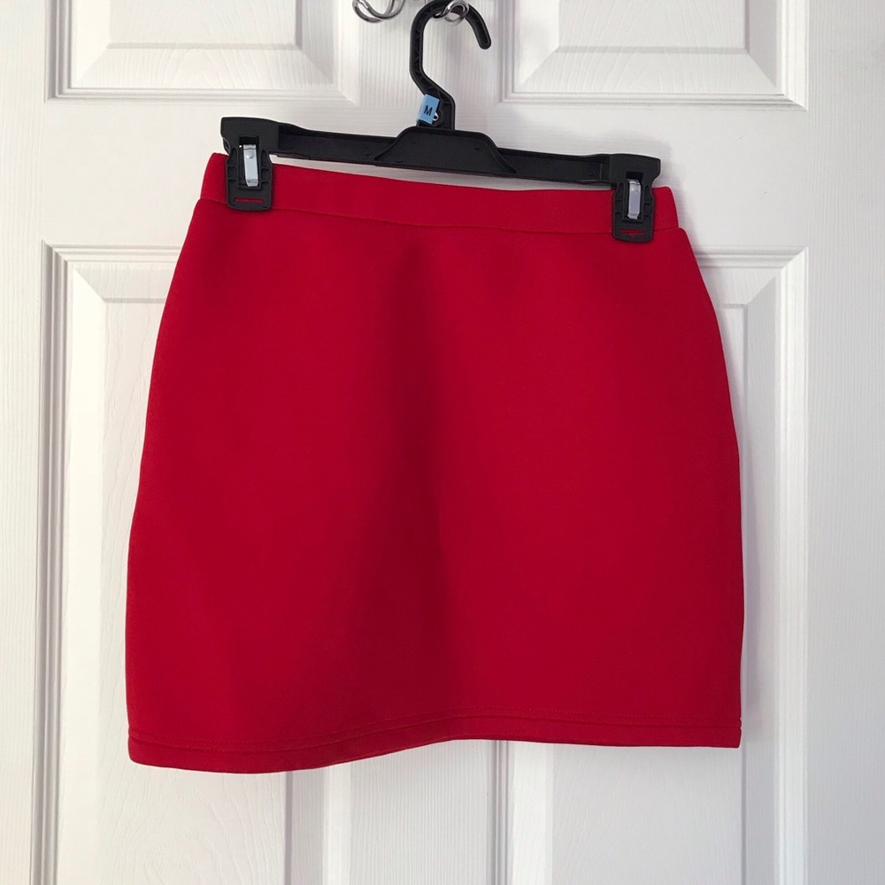 Red scuba material top and skirt set - Picture 4 of 7